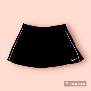 Nike women’s black tennis skort with built in spandex size XL